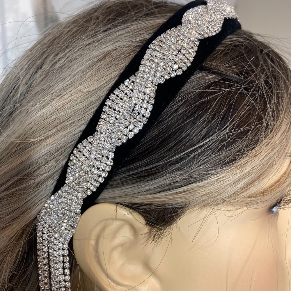 Cinderella Hair Band…. Bling - Bling 🤩 black Velvet and Major Reinstones